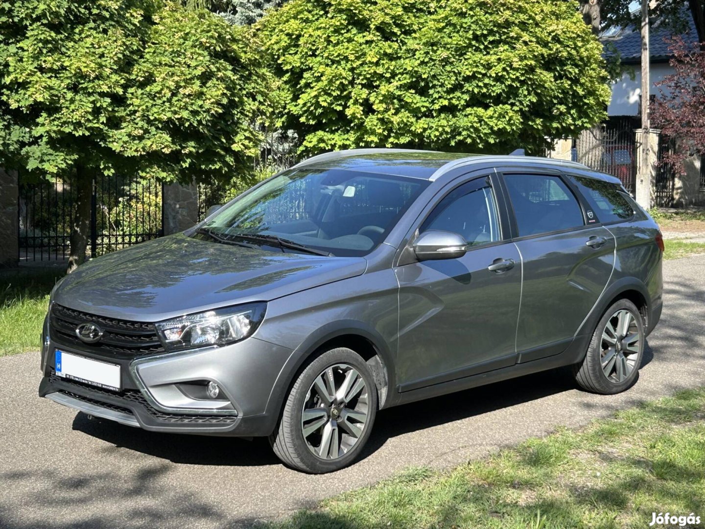 Lada Vesta Cross 1.6 Lux Magyarországi első tul...