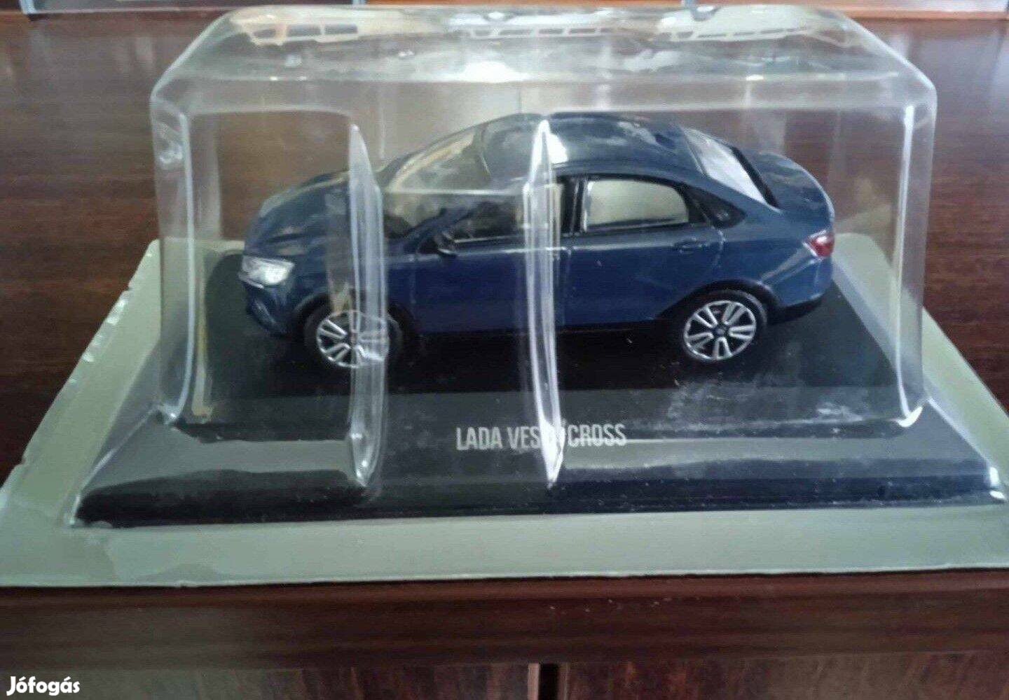 Lada Vesta Cross" kisauto modell 1/43 Eladó