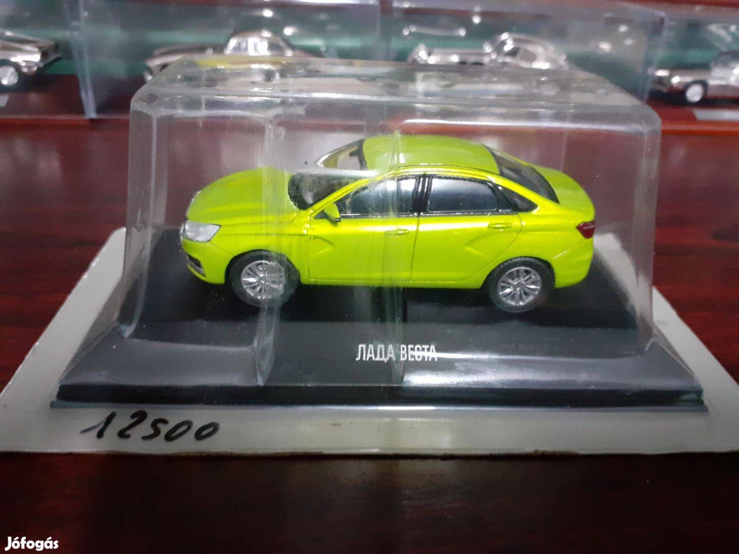 Lada Vesta kisauto modell 1/43 Eladó