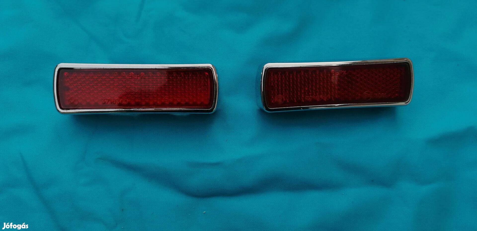 Lada - Zsiguli 1200 eredeti gyári és új hátfal prizmák. CCCP