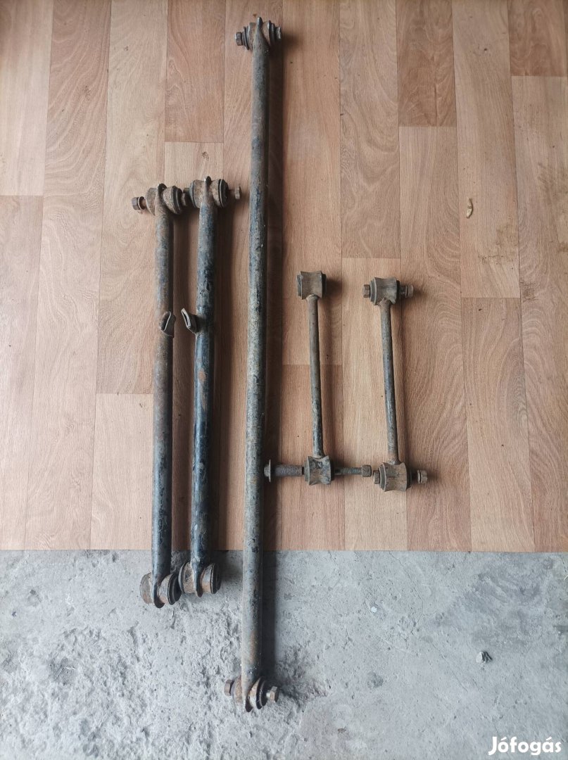 Lada  stabilizátorrúd szett eladó.