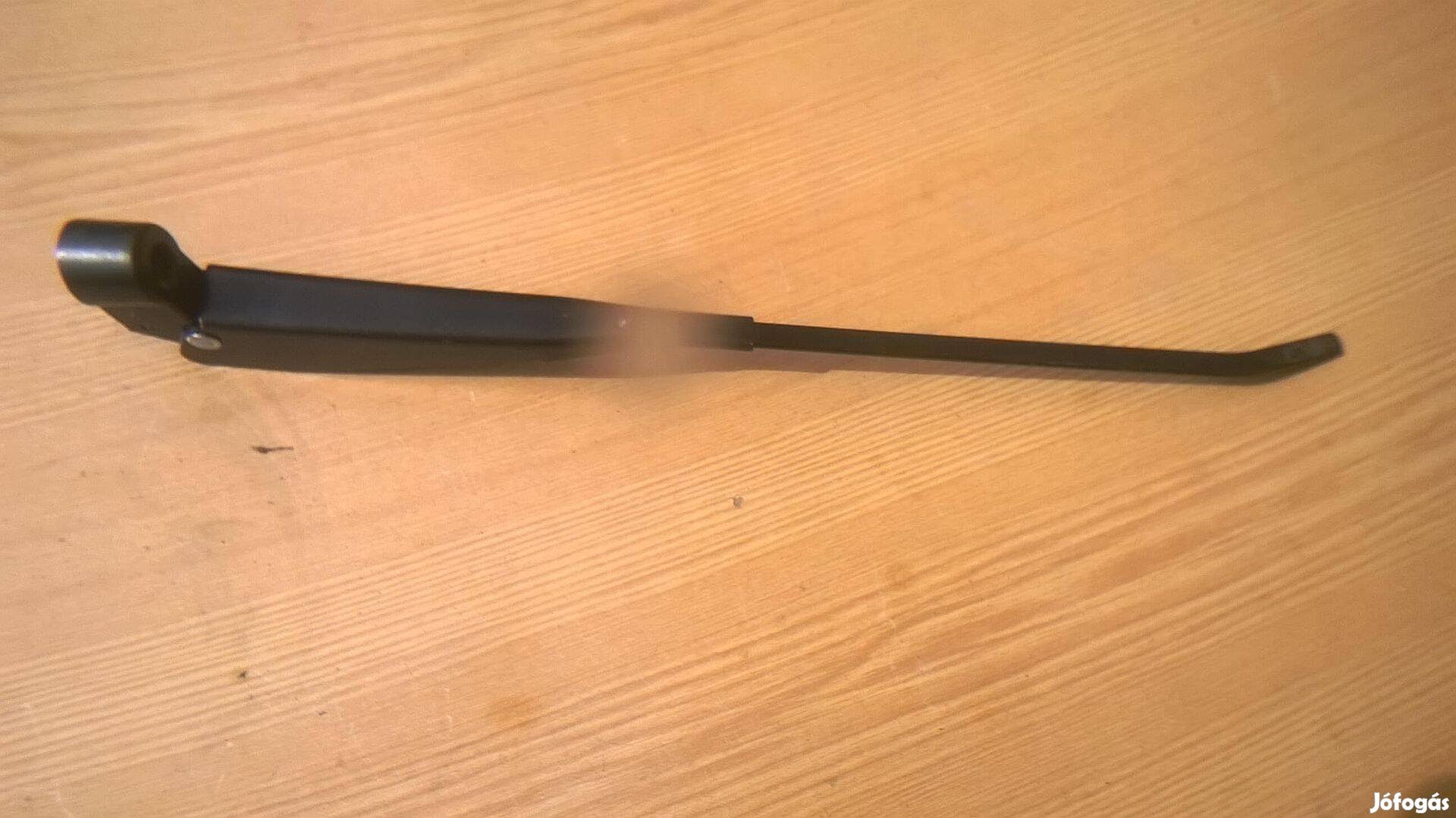 Lada ablaktörlő kar , átmenő furatos , gyári , új