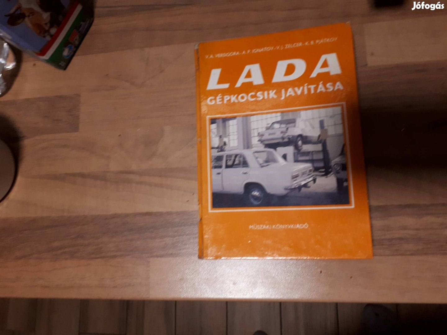 Lada gép könyv