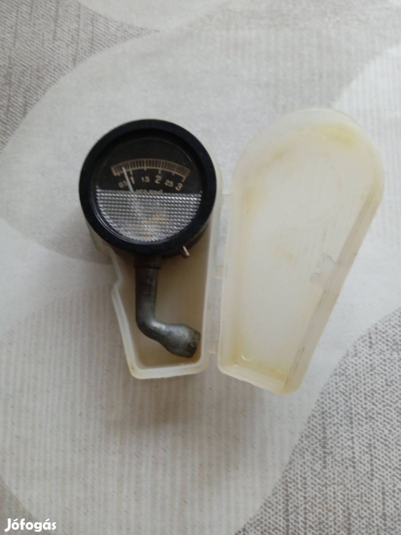 Lada keréknyomás mérő