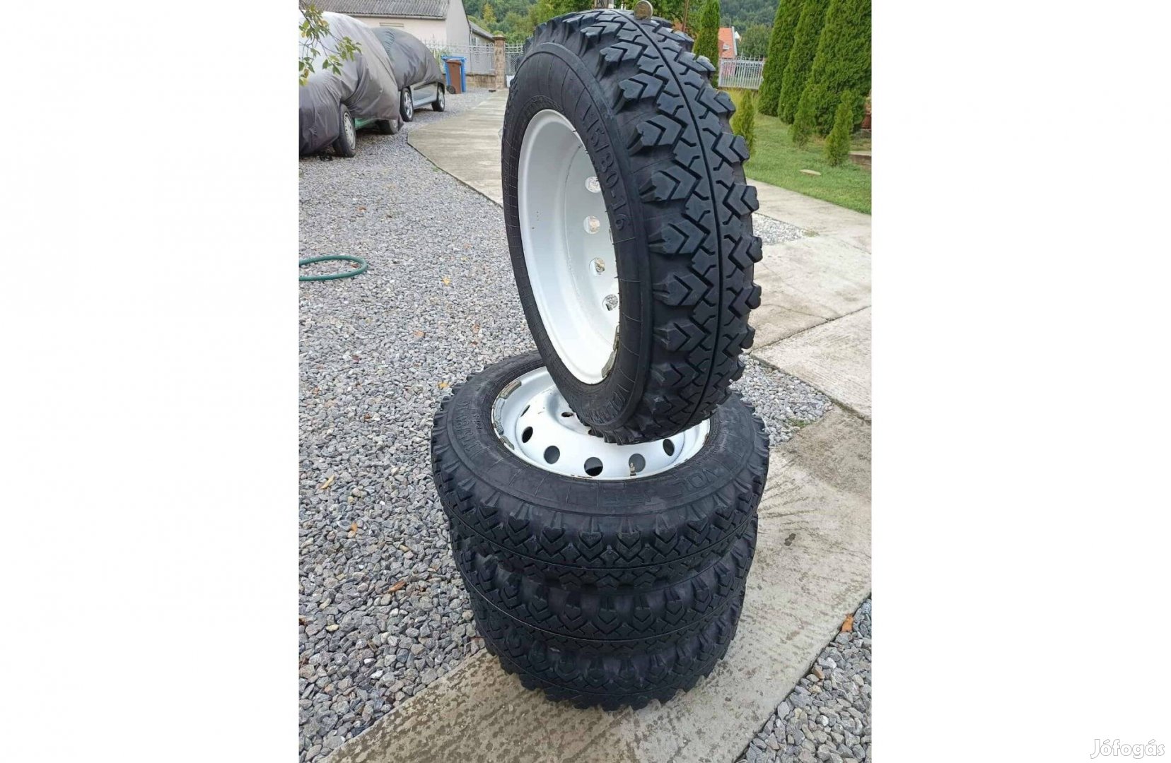 Lada niva kerék felni és gumi garnitúra gyári Voltyre