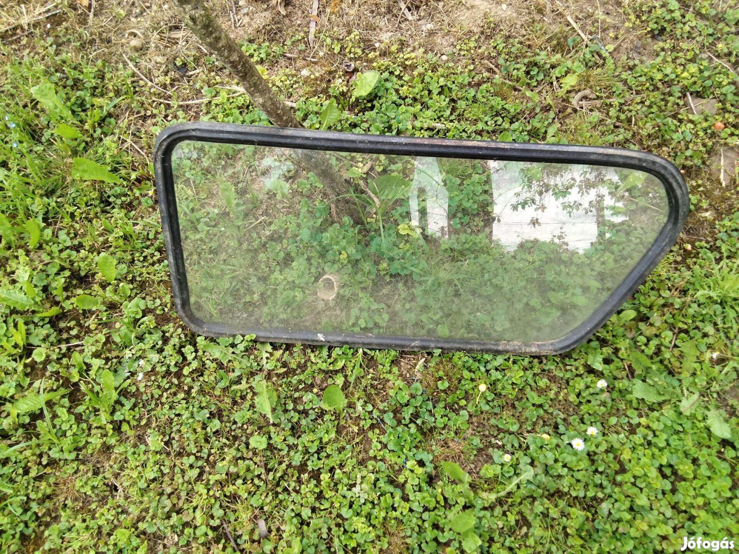 Lada nivára régi típusúhoz oldalsó ablaküveg eladó