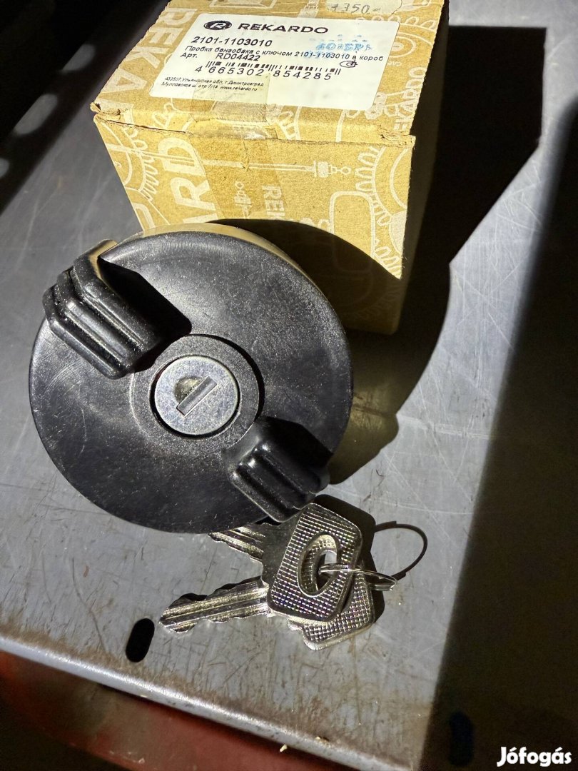 Lada tanksapka zárható 2 db kulcs új