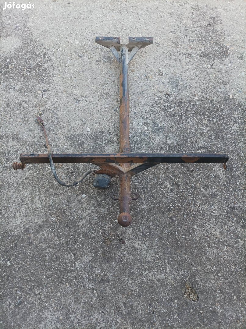 Lada vonóhorog eladó.