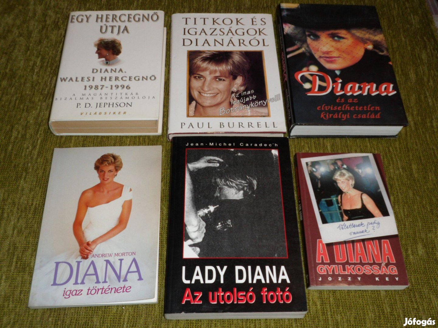 Lady Diana könyvcsomag hat könyvből összeállítva: