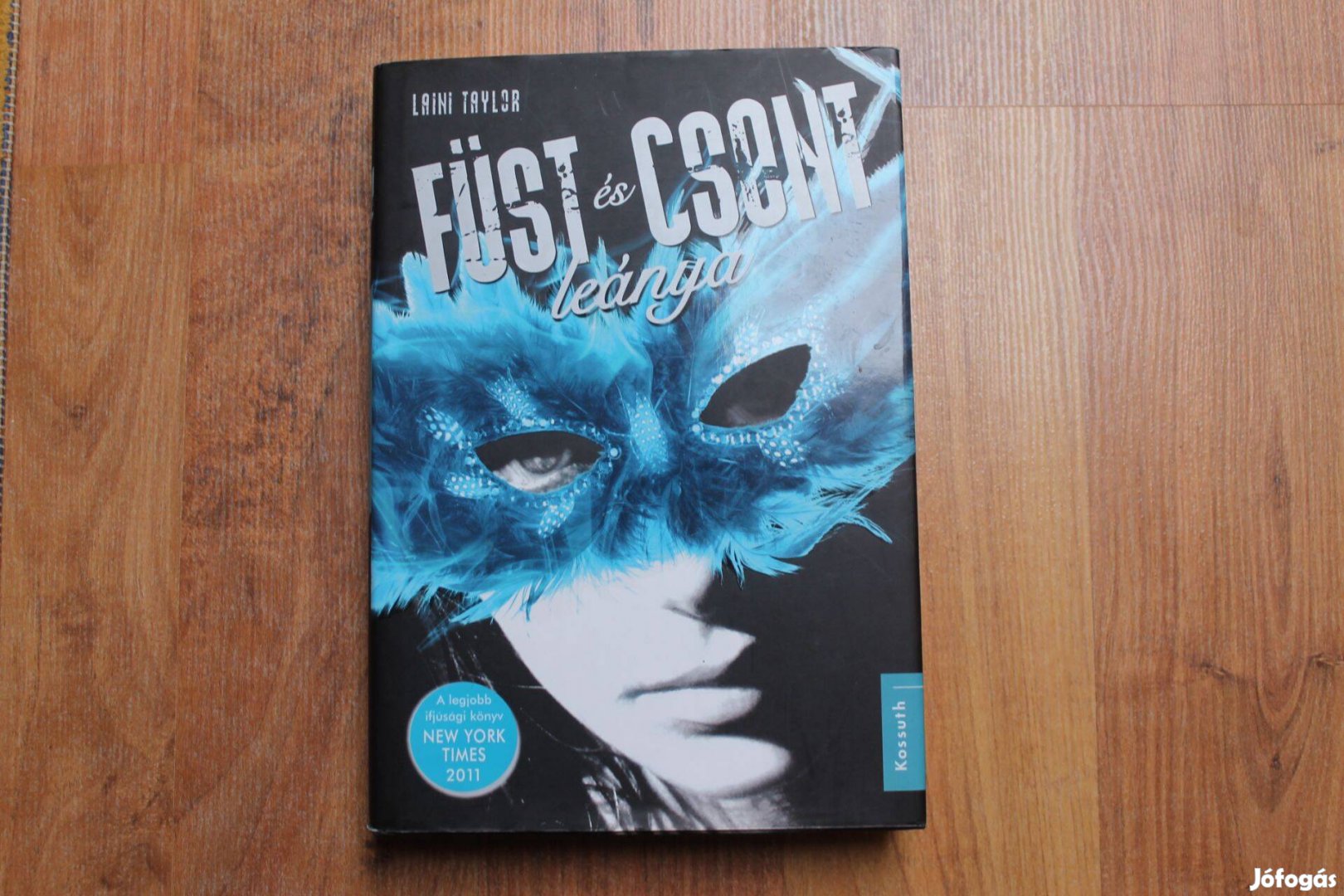 Laini Taylor - Füst és csont leánya