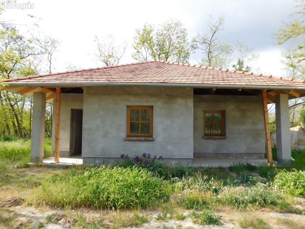 Lajosmizse, Mizse tanya, 72 m2-es, családi ház, 2 szobás, felújított