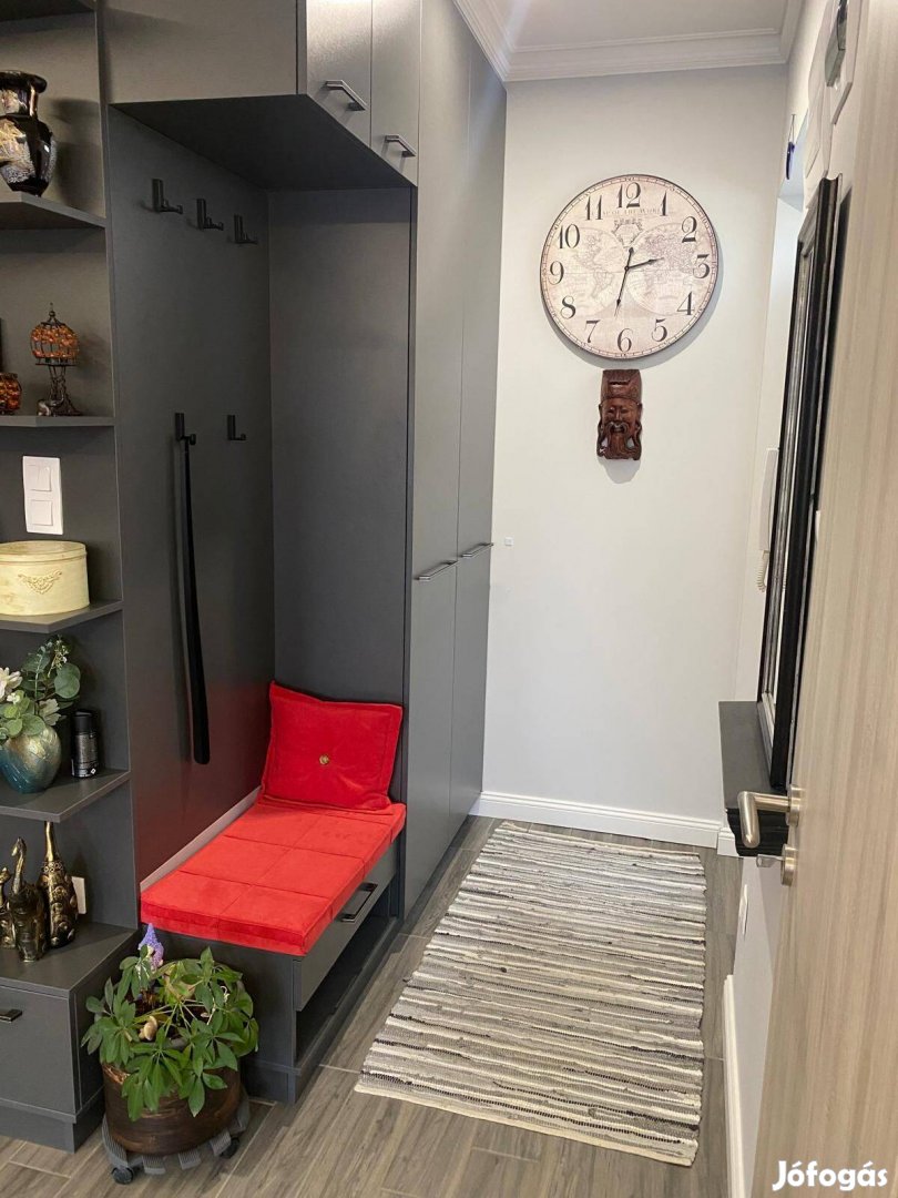 Lajosmizsén eladó újépítésű ikerház fele