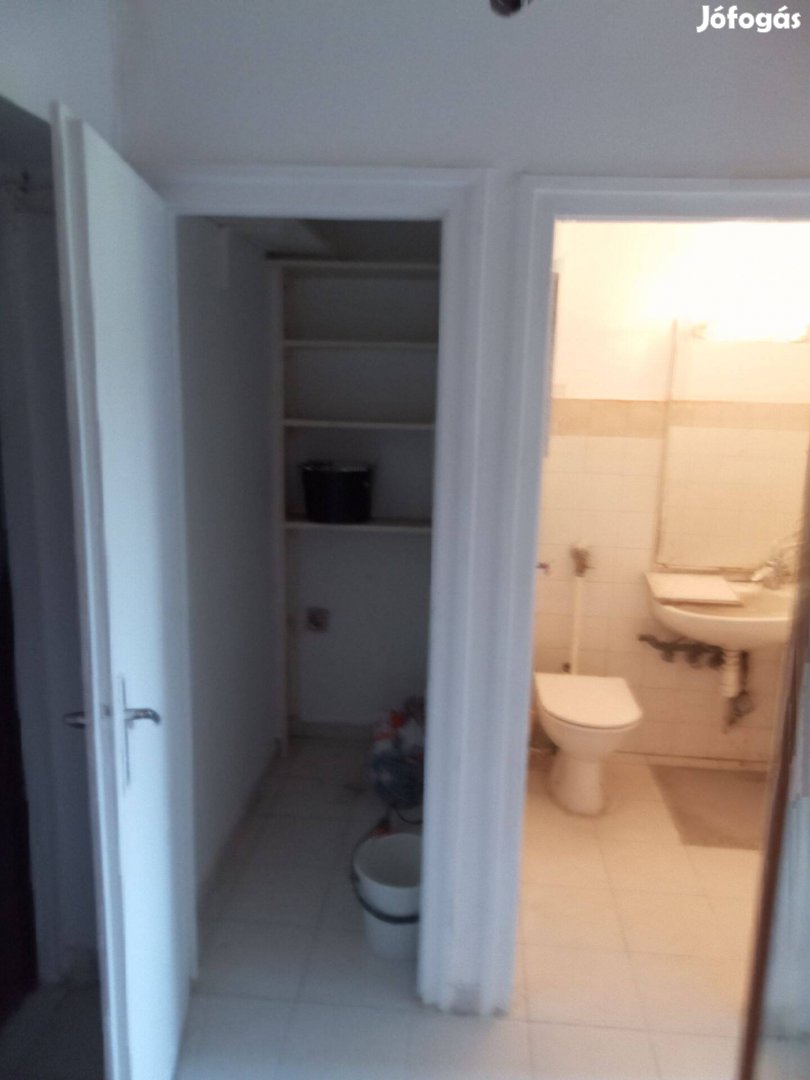 Lakás eladó Újpesten