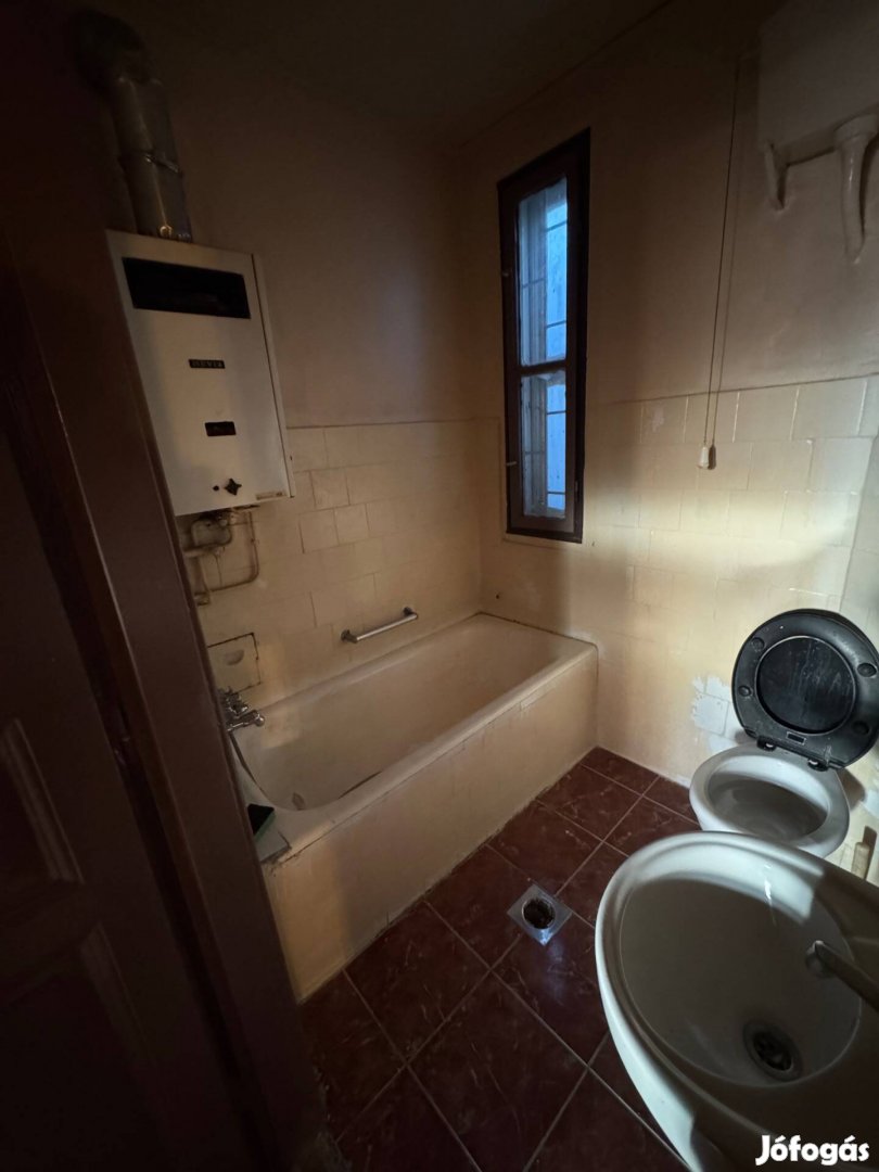 Lakas eladó!
