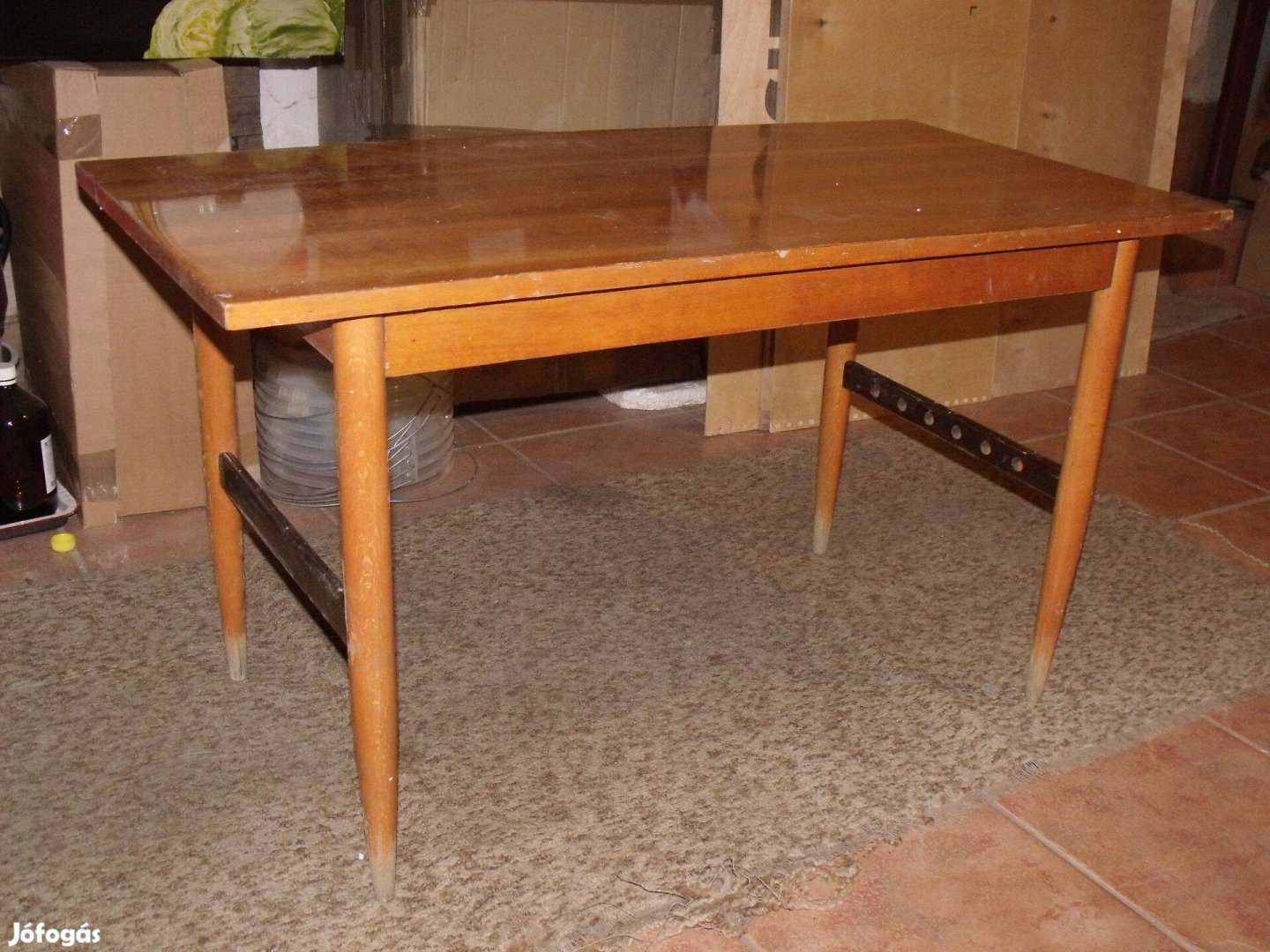 Lakásfelújítás: erős asztal.105×50×55cm