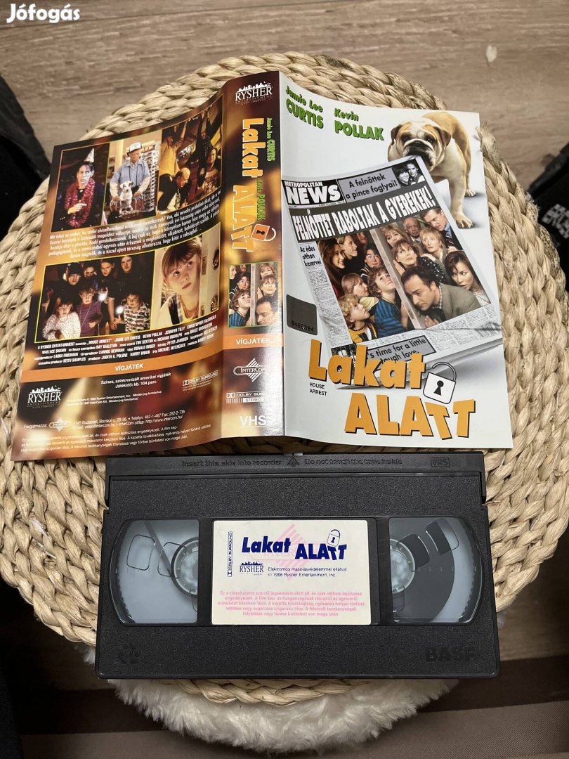 Lakat alatt vhs film