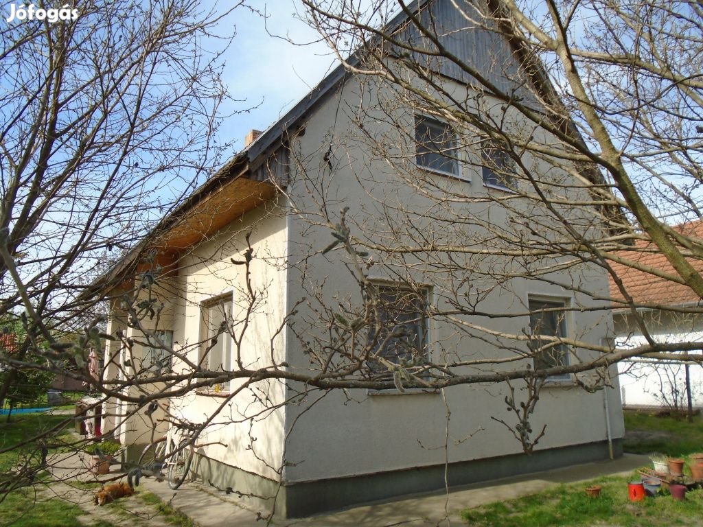 Lakitelek, Széchenyi körút, 91 m2-es, családi ház, 4+1 félszobás