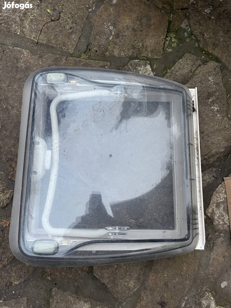 Lakóautó lakókocsi ablak tetőablak