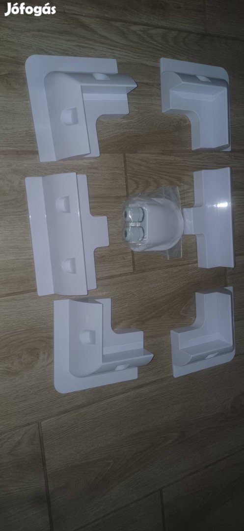 Lakóautóra napelem rögzítő