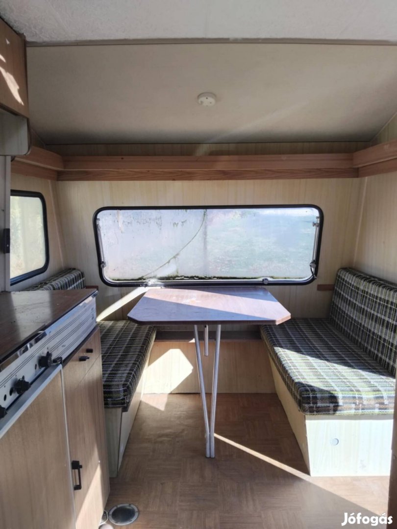 Lakókocsi 4 fős