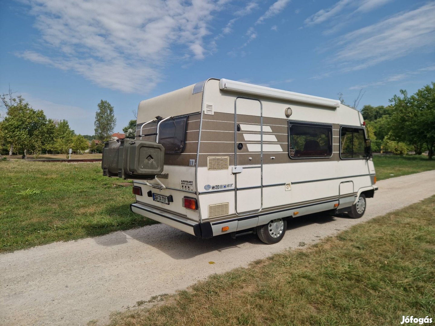 Lakókocsi Hymer 4 személyes 1 év  műszakival