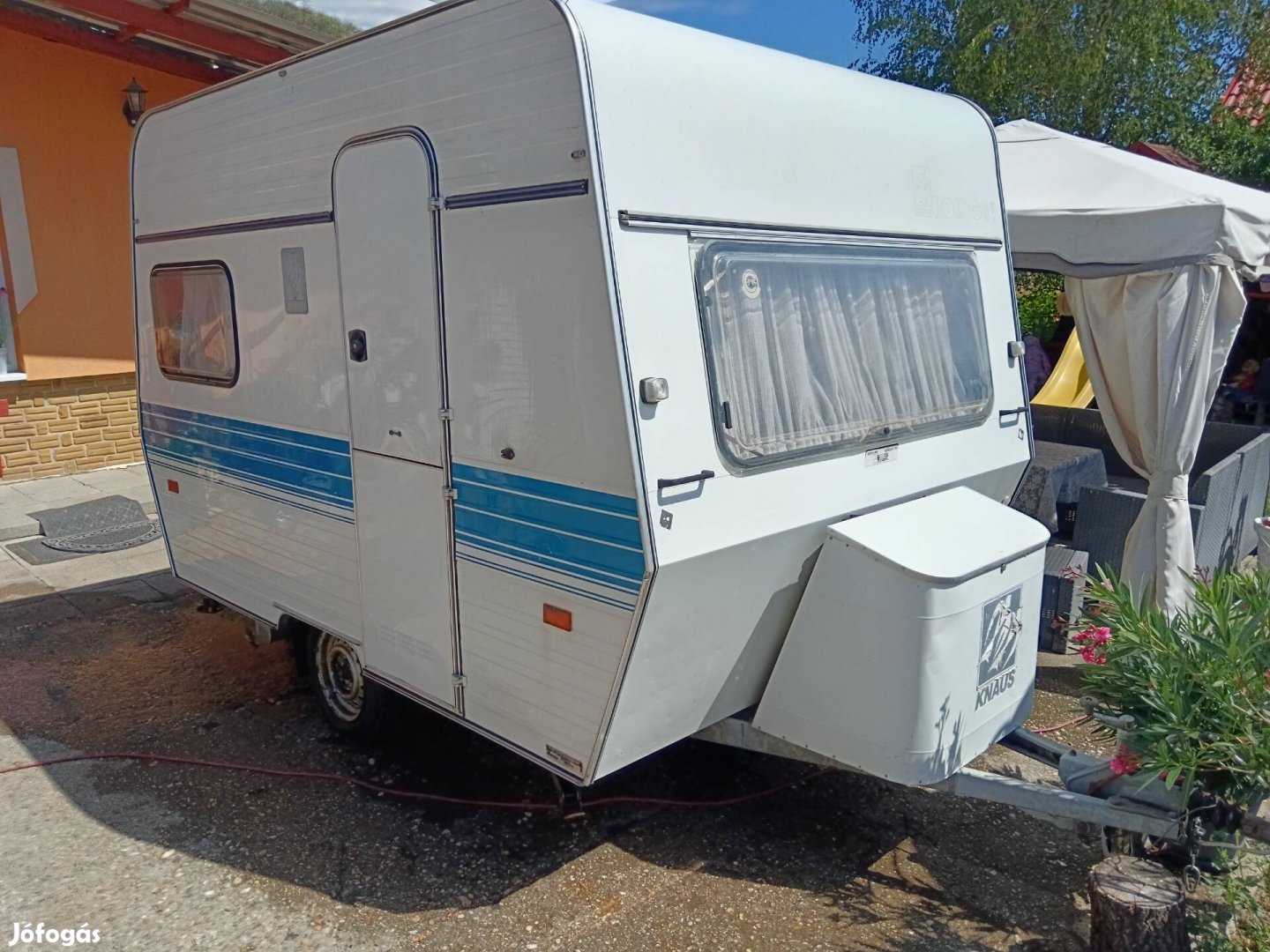 Lakókocsi Knaus 370 telepítésre eladó! 