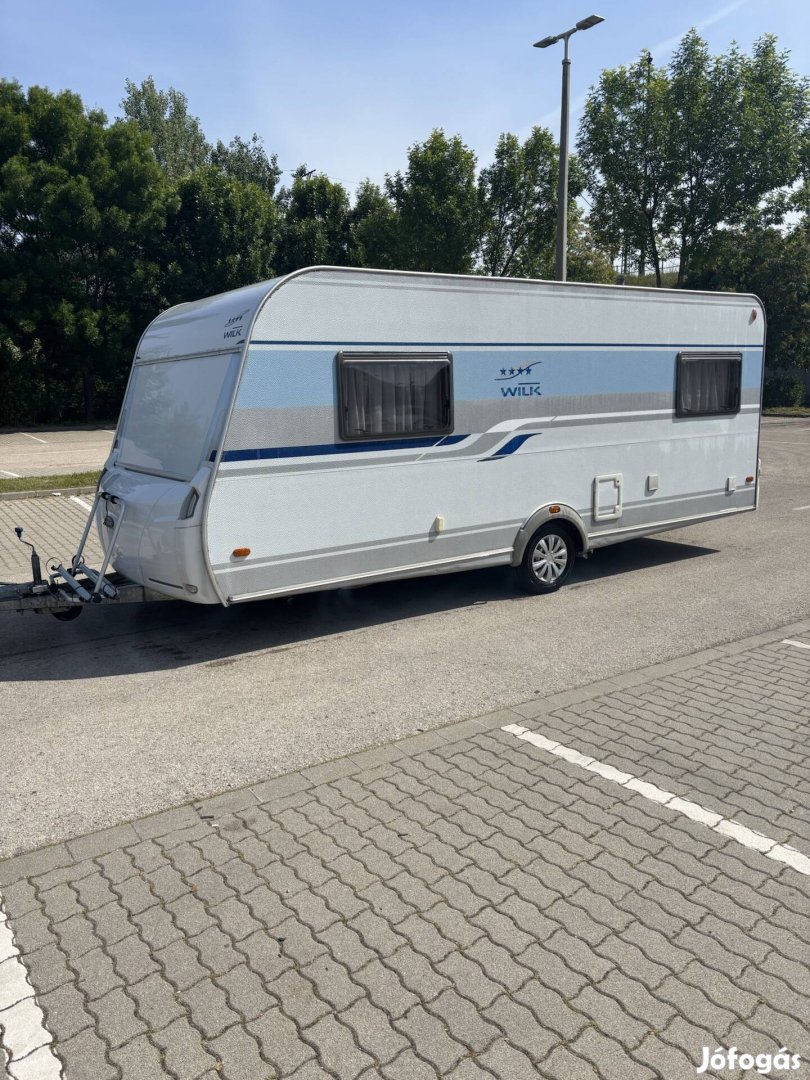 Lakokocsi Wilk 500