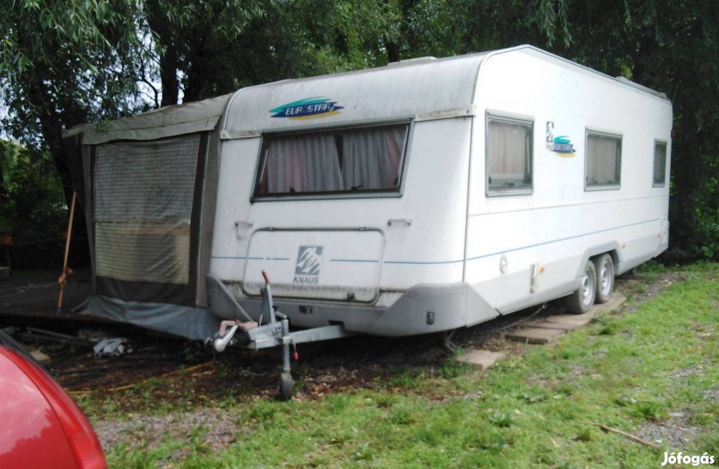 Lakókocsi elősátor