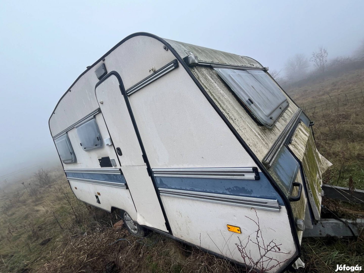 Lakókocsi fürdőszobával