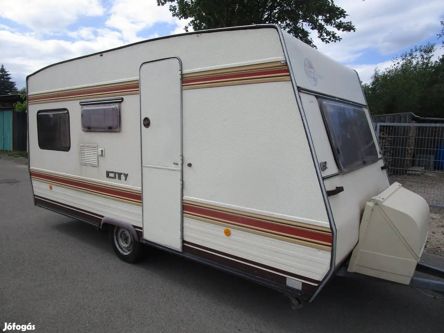 Lakókocsi jó állapotban eladó