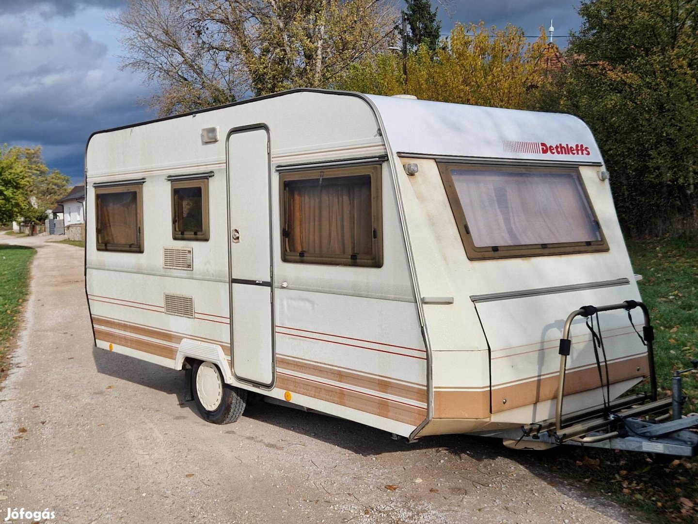 Lakókocsi jó állapotban műszakiztataható vagy letelepíthető