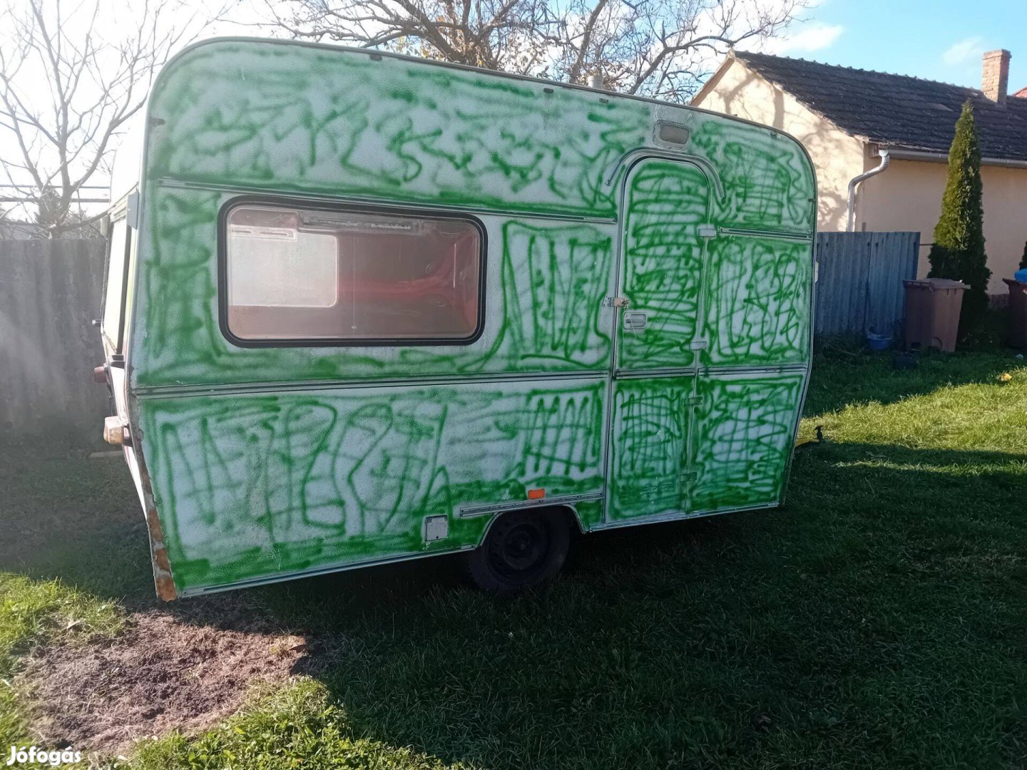 Lakokocsi telepitésre