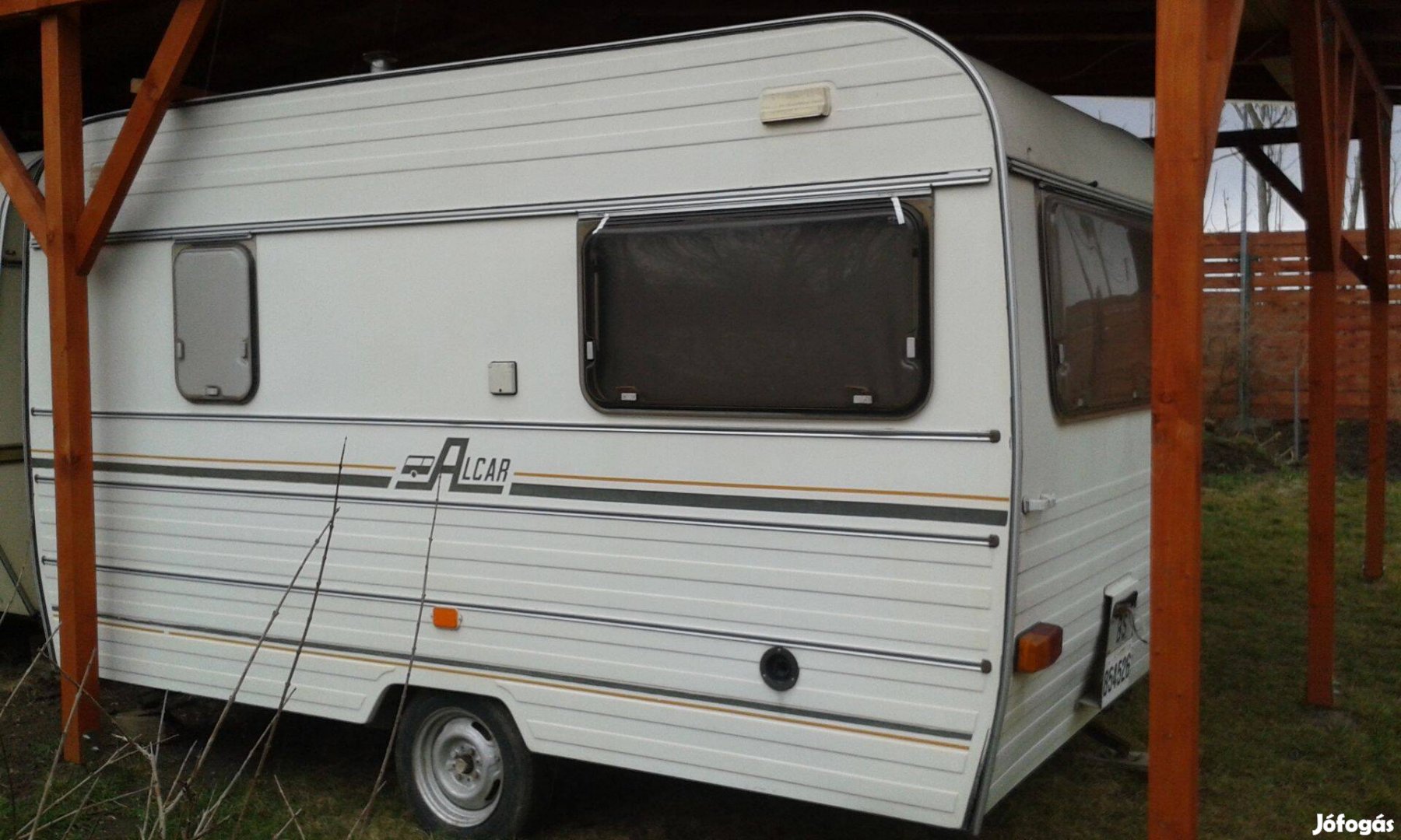Lakókocsi telepítésre eladó