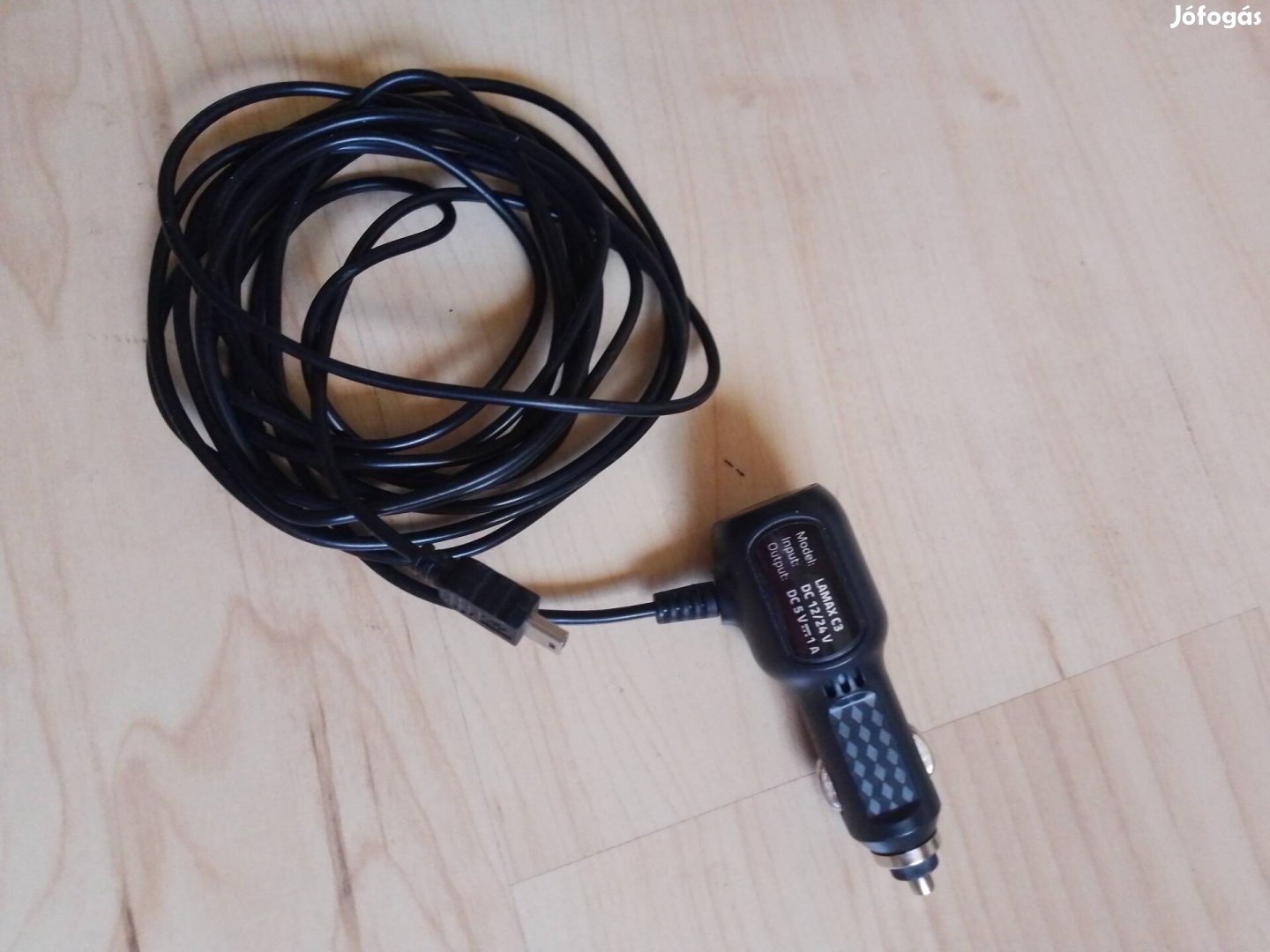 Lamax C3 12-24V mini usb szivargyújtó töltő 