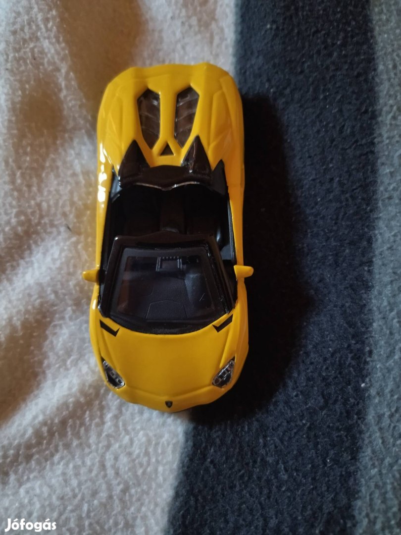 Lamborghini aventador kisautó 1:43