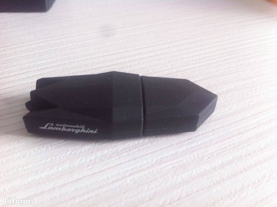 Lamborghini egyedi USB 2.0 pendrive