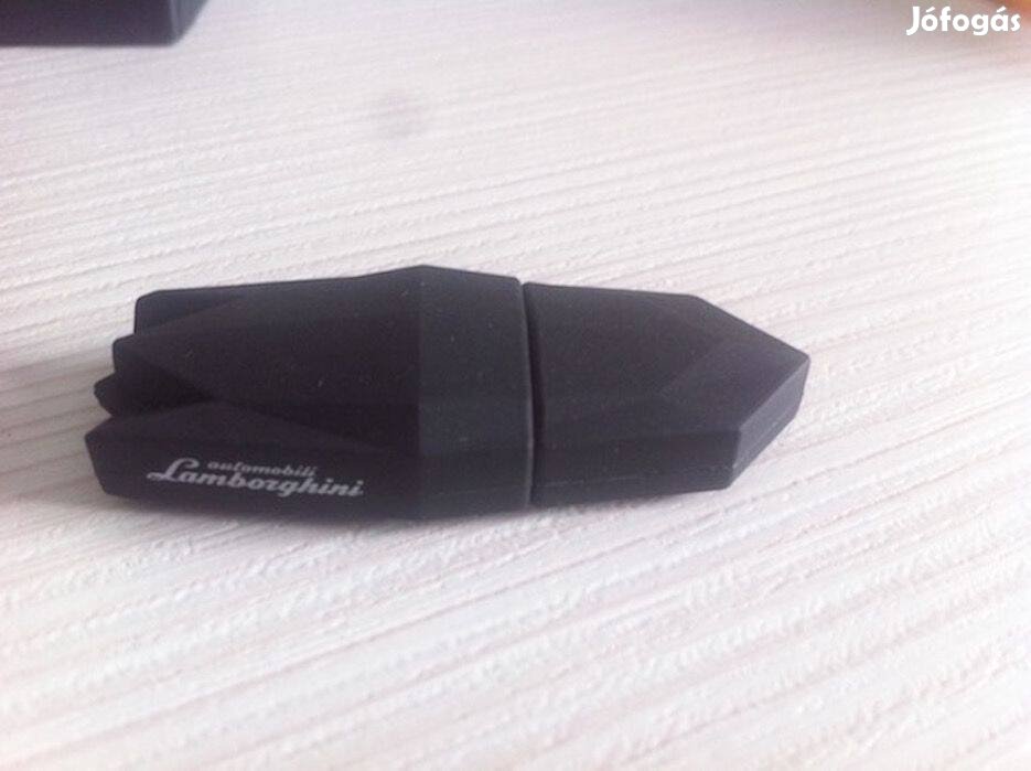 Lamborghini egyedi formájú USB pendrive