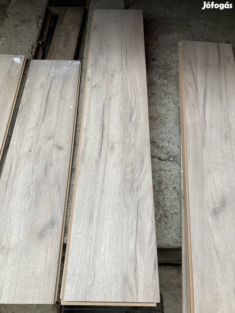 Laminált padló 30m2