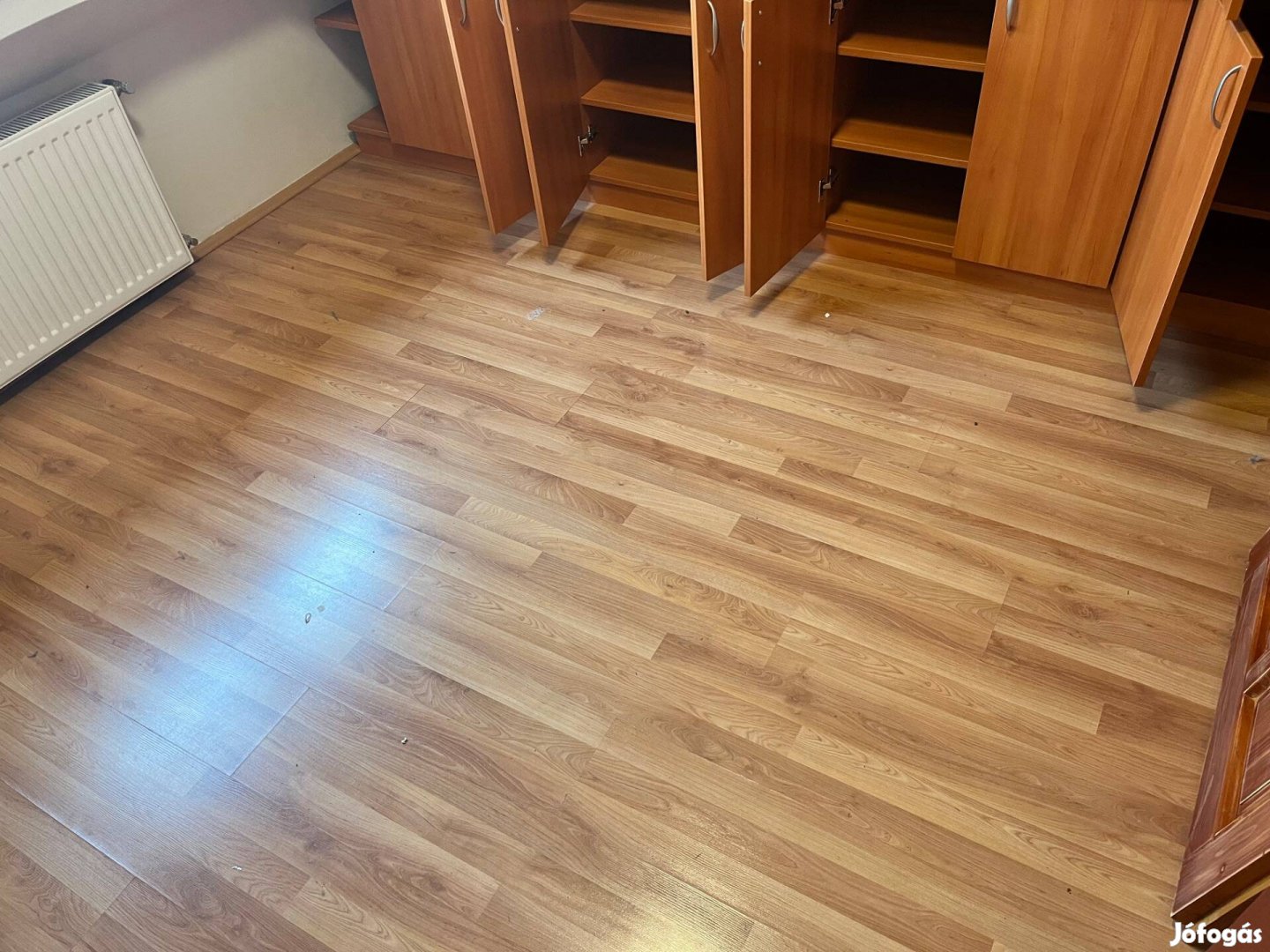 Laminált padló