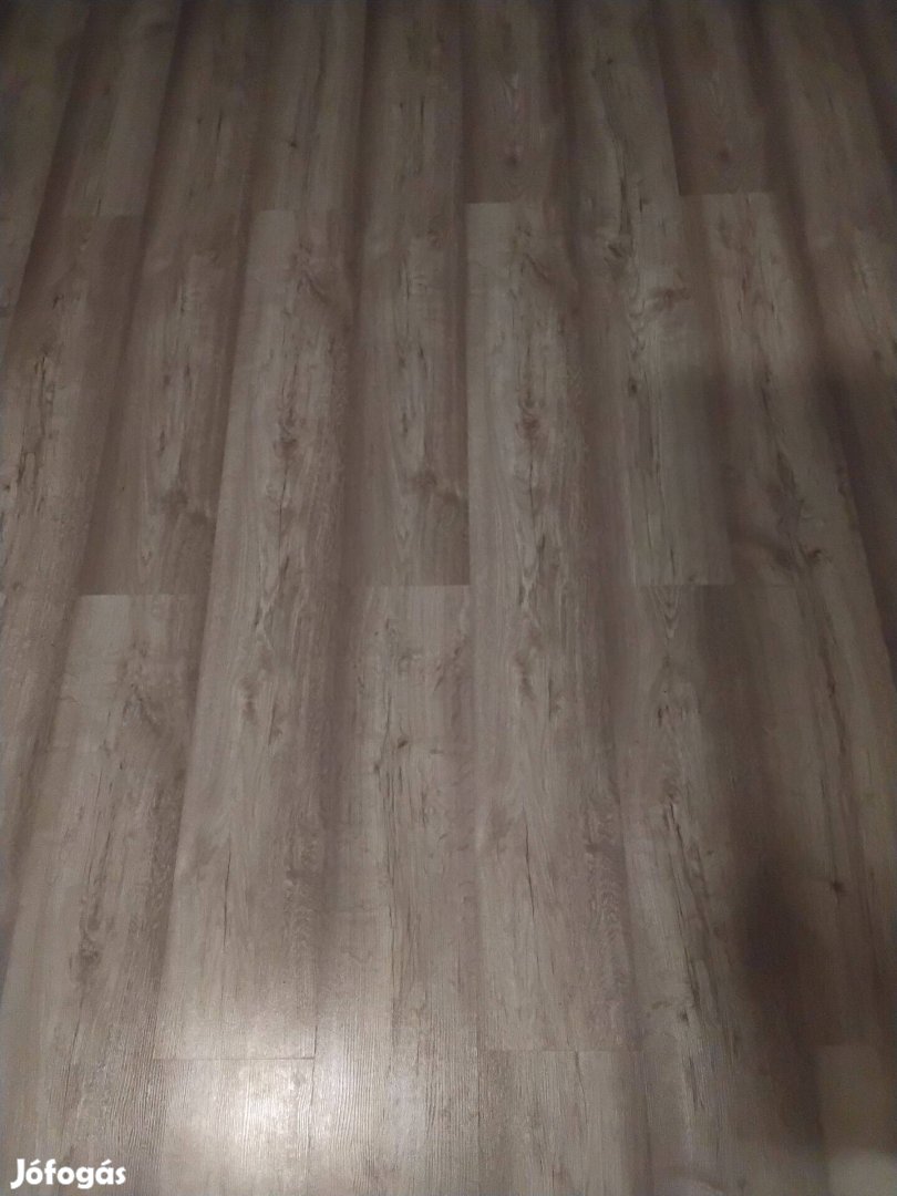 Laminált padló tölgy 18 csomag 29 m2 új!