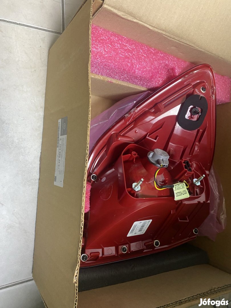 Lámpa hátsó w166 jobb külső újjjjjjj!! A1669067401 eladó