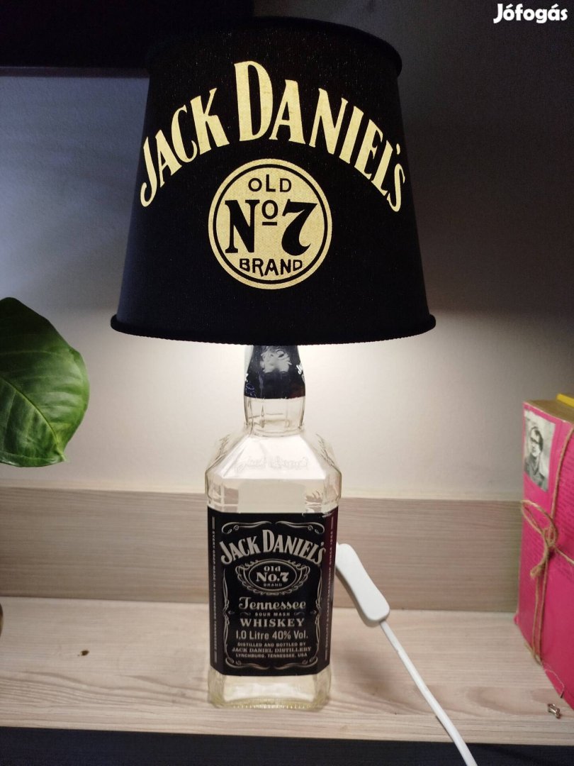 Lámpa világítás lakás dísz. Jack Daniels lakáskiegészítő.