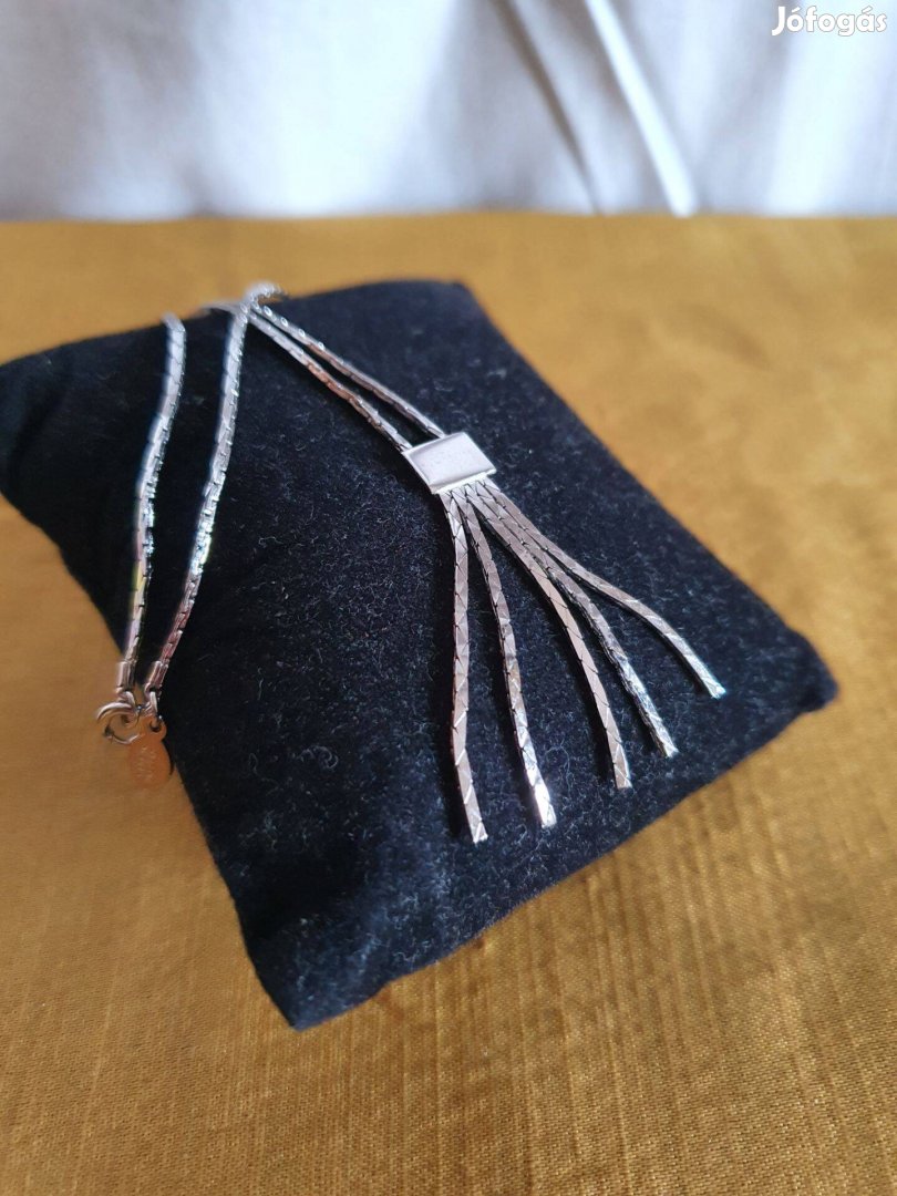 Lánc függő rojtokkal