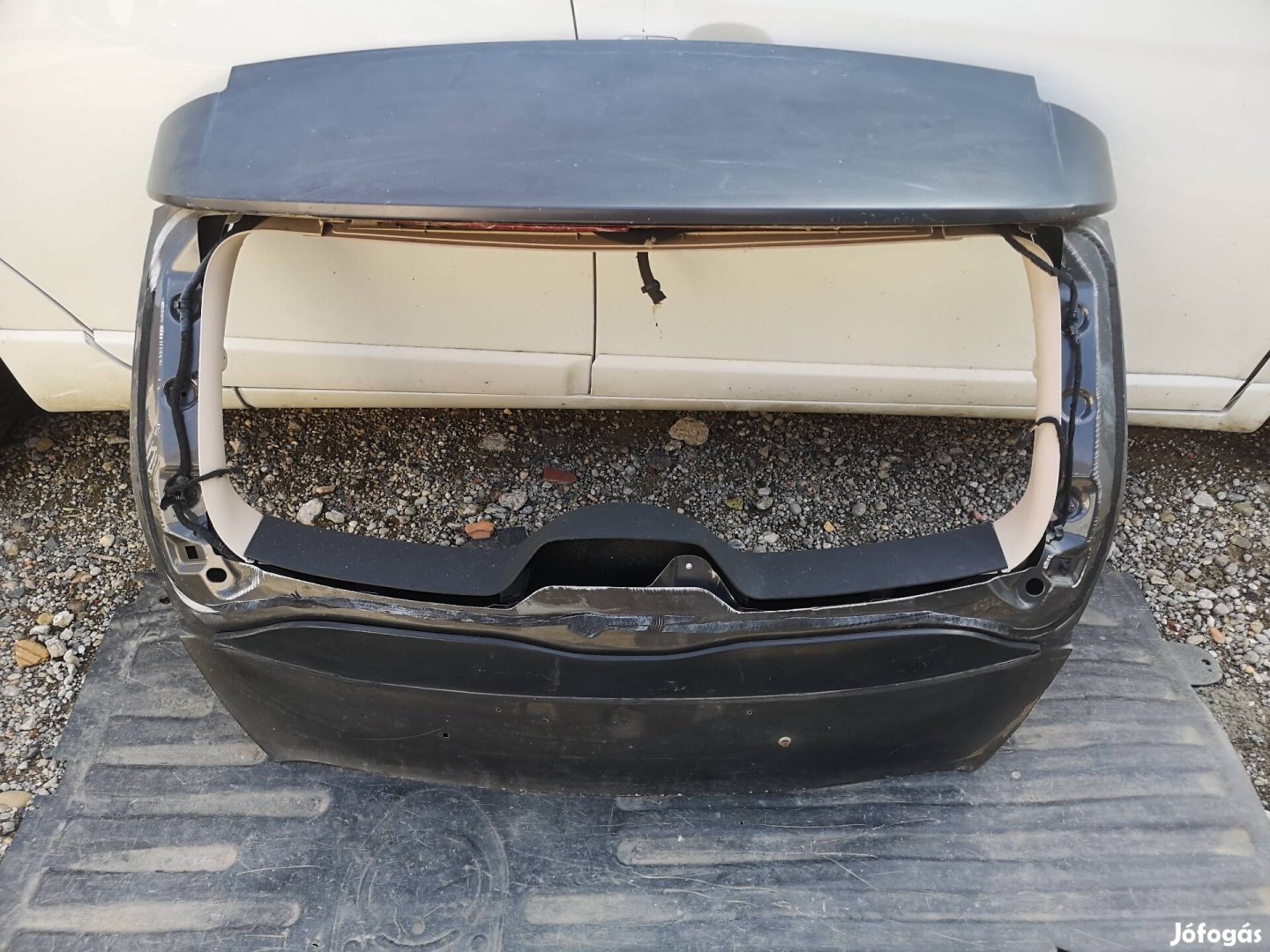 Lancia Delta csomagtérajtó 2008-tól rozsdamentes 