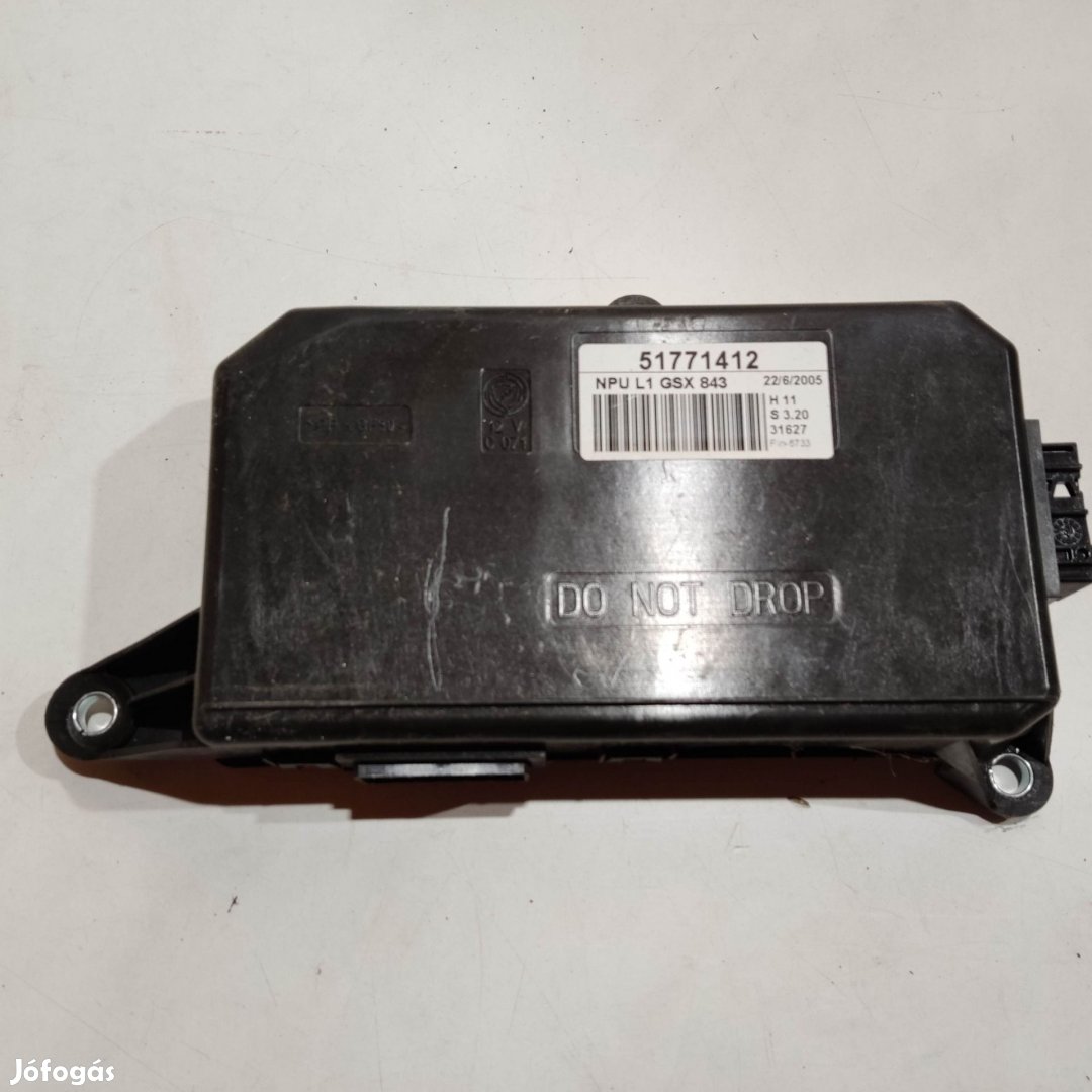 Lancia Ypsilon II. 2003-2011 bal oldali ablakemelő vezérlő 51771412
