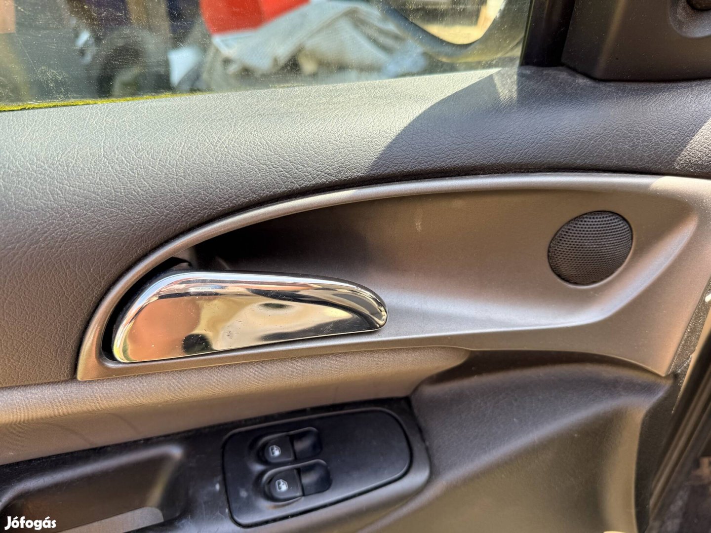 Lancia Ypsilon (3 ajtós) 1.2B bal első belső kilincs