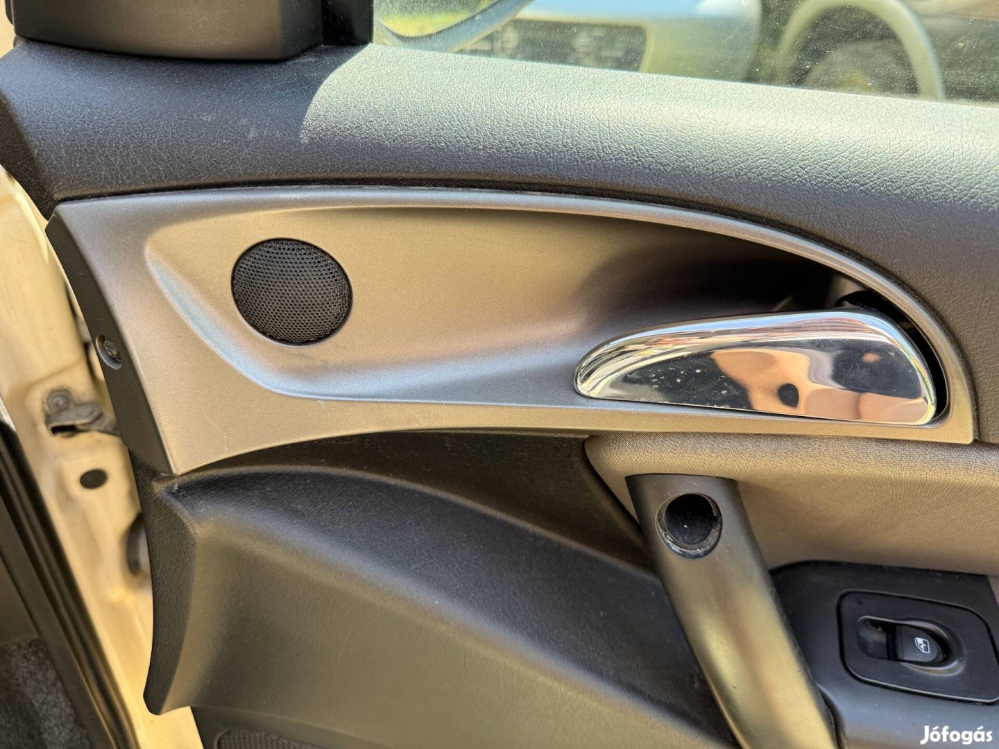 Lancia Ypsilon (3 ajtós) 1.2B jobb első belső kilincs
