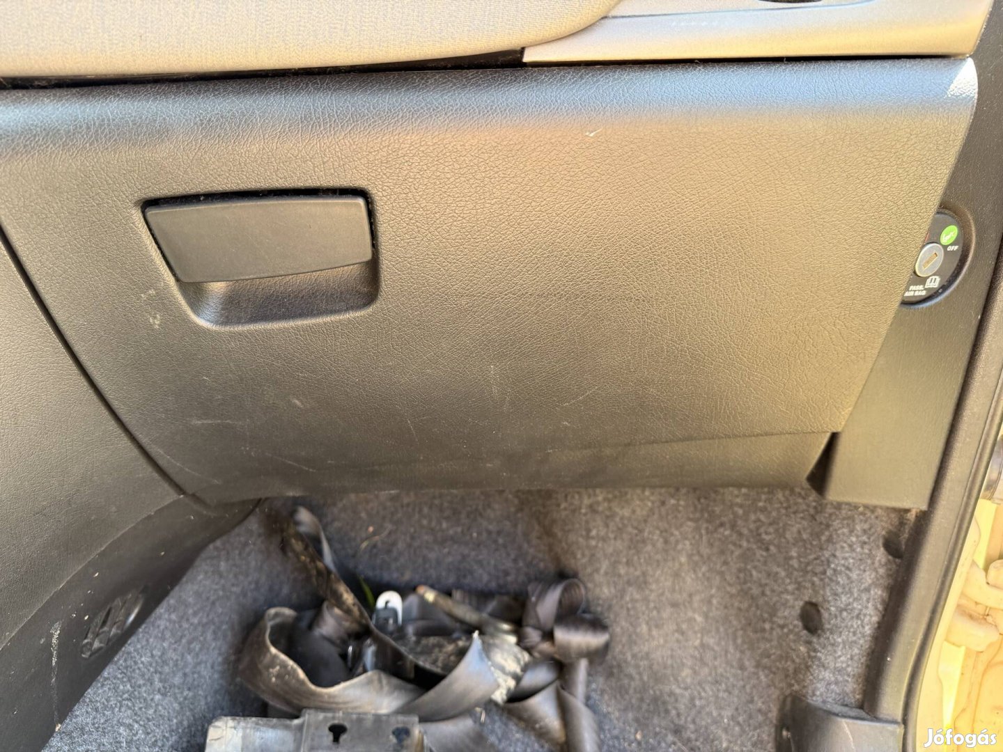 Lancia Ypsilon (3 ajtós) 1.2B kesztyűtartó 