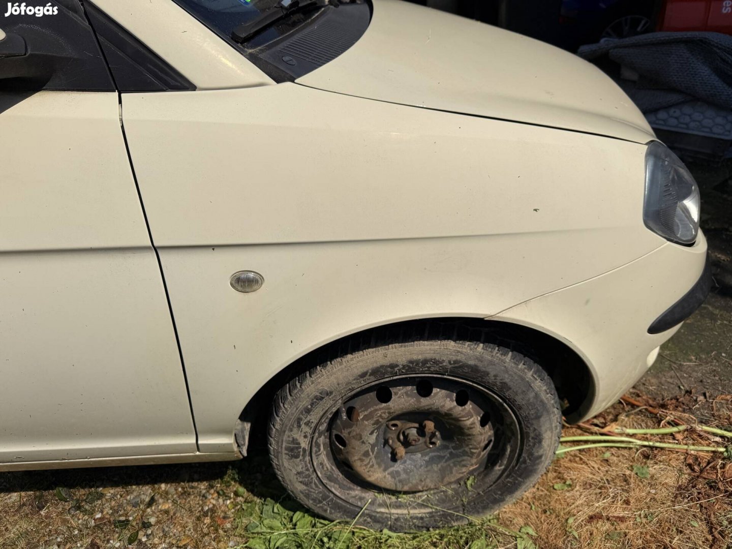 Lancia Ypsilon (3 ajtós ) jobb első sárvédő 