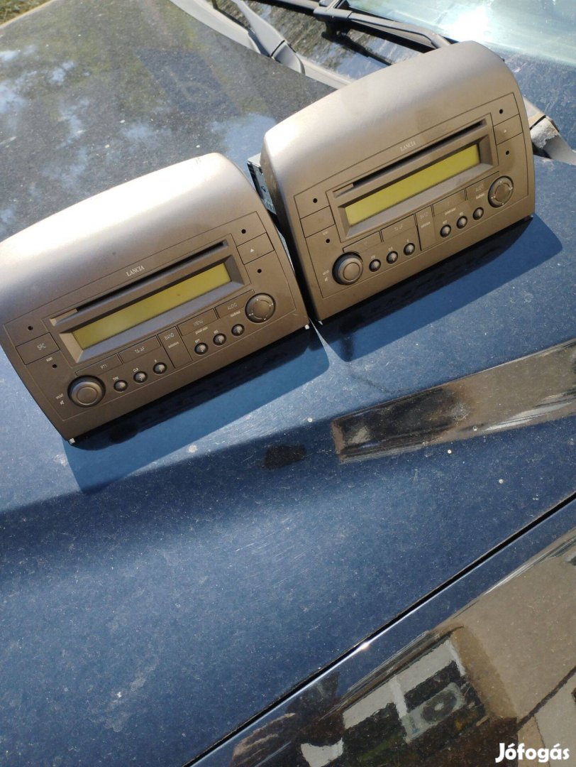 Lancia Ypsilon gyári rádió kóddal